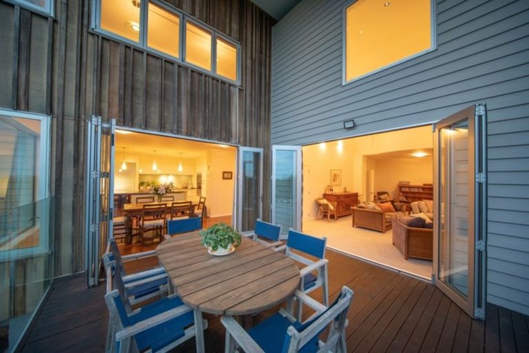 Photo of property in 51 The Strand, Fitzherbert, Palmerston North, 4410