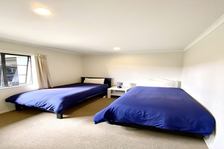 Photo of property in 12 Kalmore Place, Flat Bush, Auckland, 2016