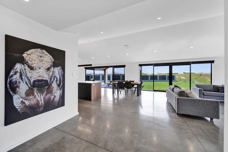 Photo of property in 22 Larlin Drive, Hawera, 4675