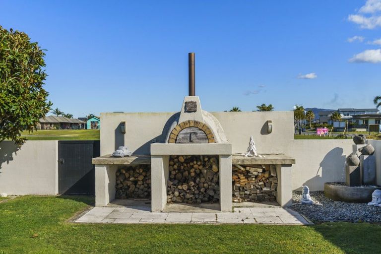 Photo of property in 6 Palazzo Drive, Papamoa Beach, Papamoa, 3118