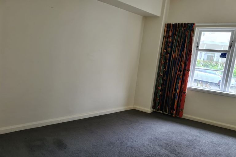 Photo of property in Olympus Flats, 1/280 Oriental Parade, Oriental Bay, Wellington, 6011