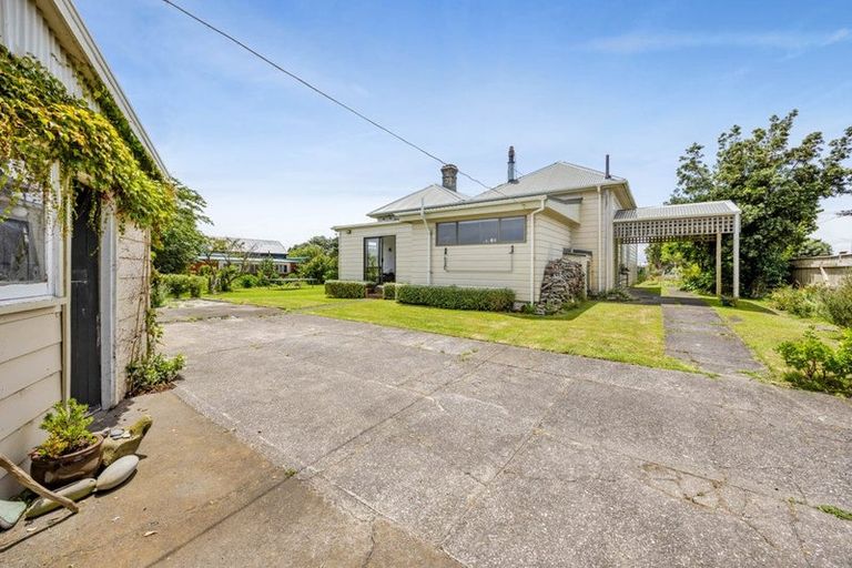 Photo of property in 207 Egmont Street, Patea, 4520