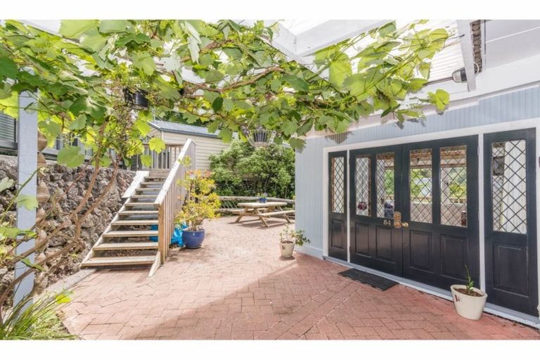 Photo of property in 84 Otitori Bay Road, Titirangi, Auckland, 0604
