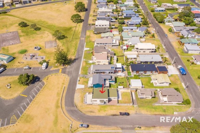 Photo of property in 1 Savage Avenue, Waihi Beach, 3611