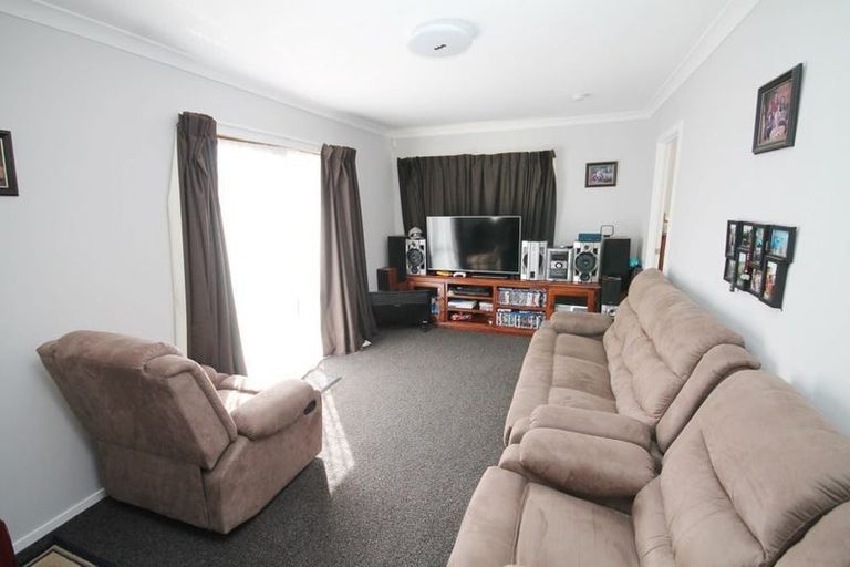 Photo of property in 71 Chichester Drive, Rosehill, Papakura, 2113