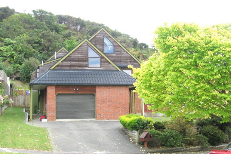 Photo of property in 8 Pioneer Grove, Silverstream, Upper Hutt, 5019