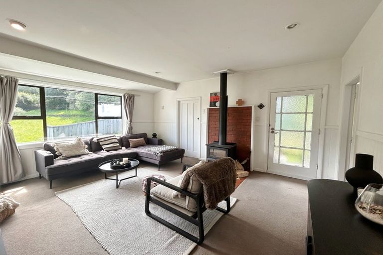 Photo of property in 35 Cornwall Road, Lyttelton, 8082