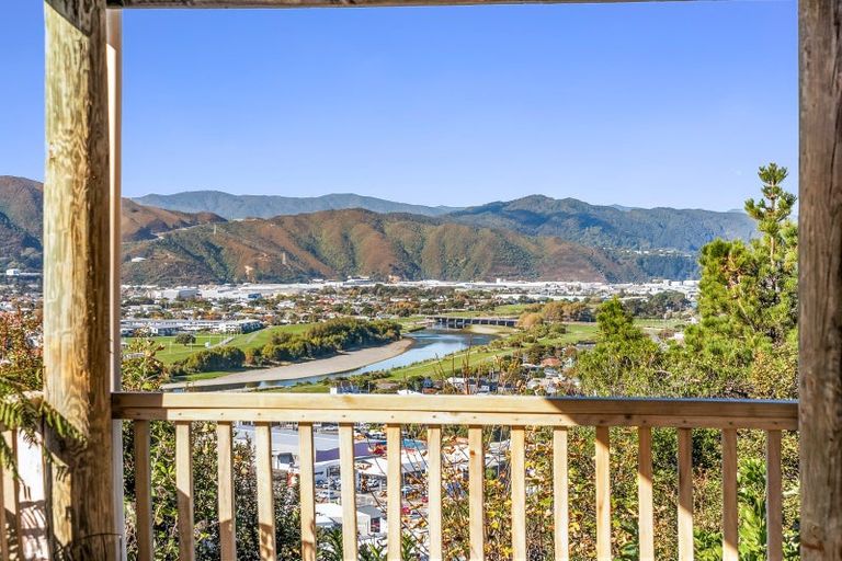 Photo of property in 11c Saint Johns Way, Normandale, Lower Hutt, 5010