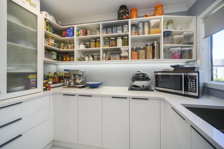 Photo of property in 126 Johnstone Drive, Fitzherbert, Palmerston North, 4410