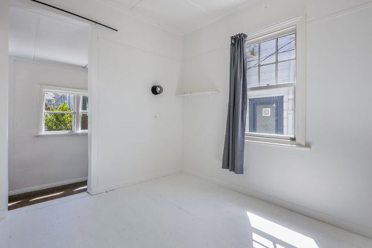 Photo of property in 145 Aro Street, Aro Valley, Wellington, 6021