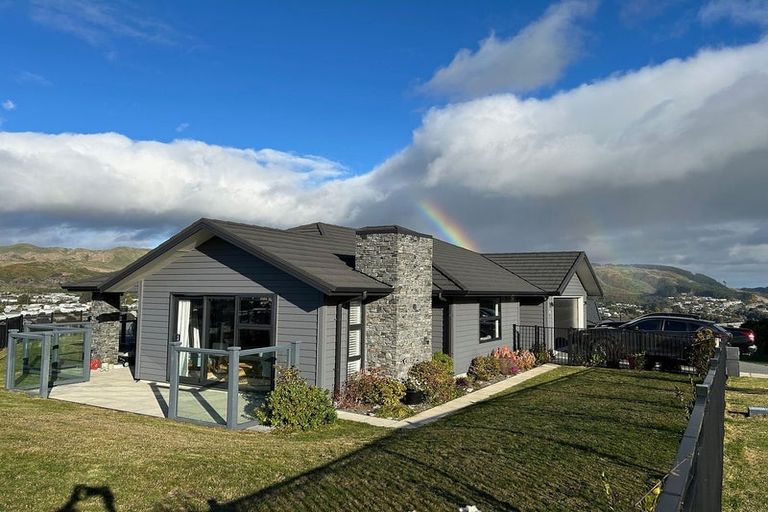 Photo of property in 11 Queen Charlotte Drive, Aotea, Porirua, 5024