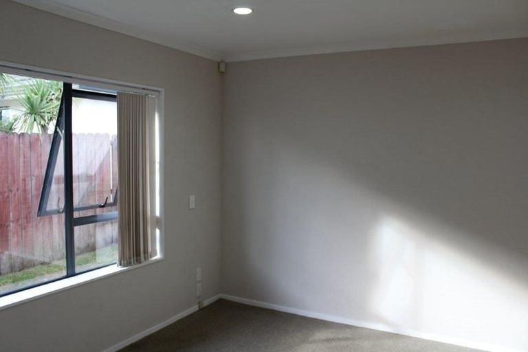 Photo of property in 2/21 Glanworth Place, Dannemora, Auckland, 2016