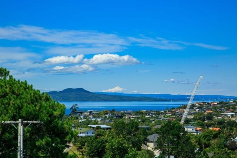 Photo of property in 86 Carlisle Road, Browns Bay, Auckland, 0632