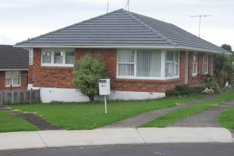 Photo of property in 2/12 Liston Street, Northcote, Auckland, 0627