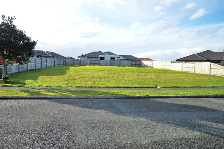 Photo of property in 8 Roto View, One Tree Point, 0118