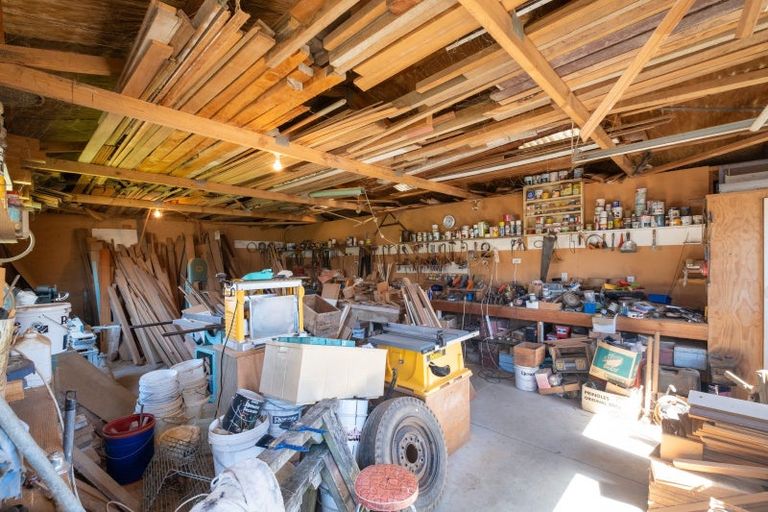 Photo of property in 6 Memorial Park Avenue, Haumoana, 4102