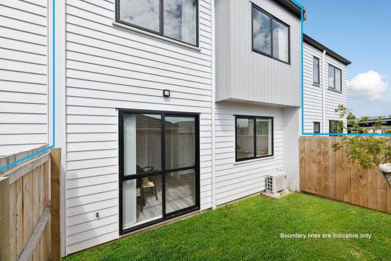 Photo of property in 11/60 Kelman Road, Kelston, Auckland, 0602