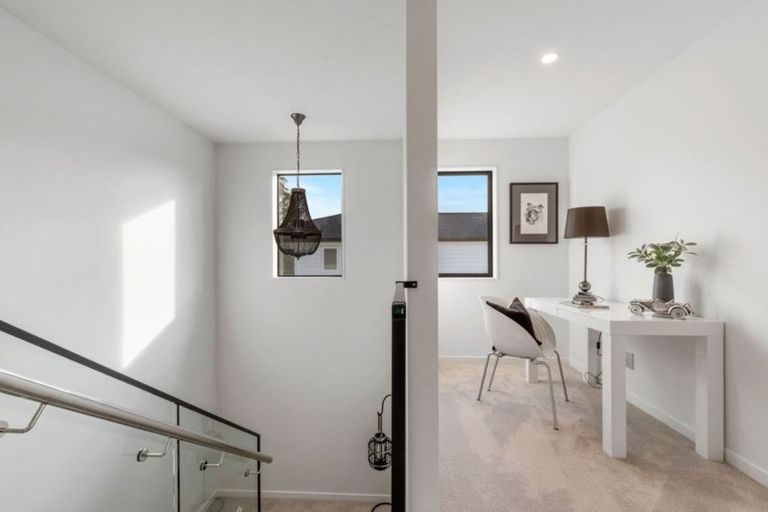 Photo of property in 31c Weatherly Road, Torbay, Auckland, 0630