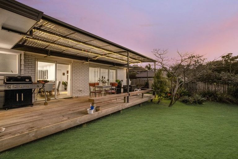 Photo of property in 10 Greta Place, Stanmore Bay, Whangaparaoa, 0932