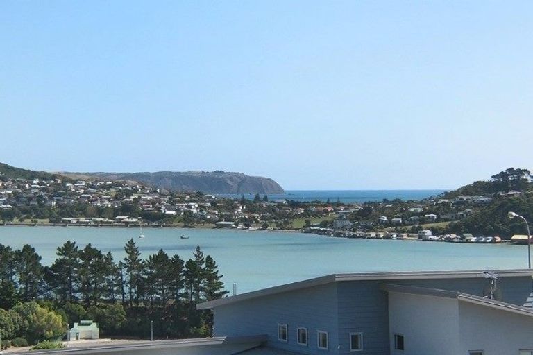 Photo of property in 10 Hollyford Place, Aotea, Porirua, 5024