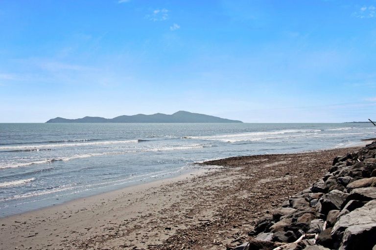 Photo of property in 2/33 Beach Road, Paekakariki, 5034