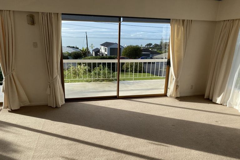 Photo of property in 1/70 Gulf View Road, Murrays Bay, Auckland, 0630