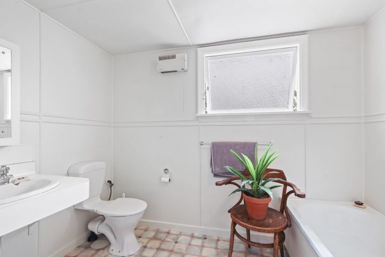 Photo of property in 178a High Street, Oxford, 7430