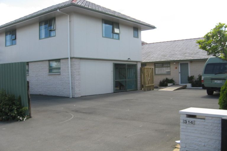 Photo of property in 312 Lake Terrace Road, Shirley, Christchurch, 8061