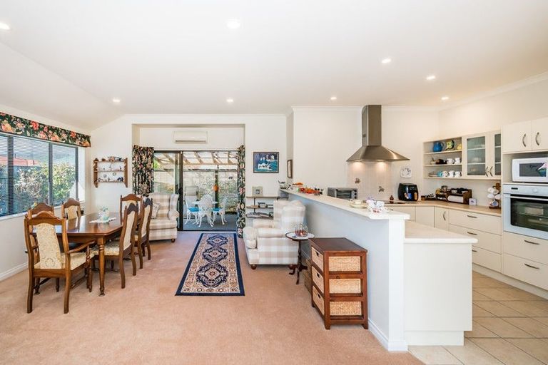 Photo of property in 27 San Priamo Place, Paraparaumu Beach, Paraparaumu, 5032