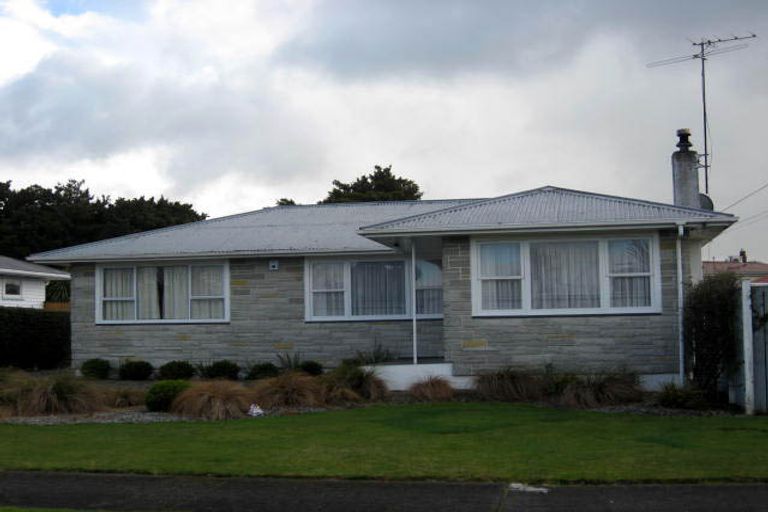 Photo of property in 15 Freyberg Street, Solway, Masterton, 5810
