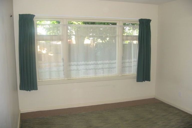 Photo of property in 8 Curletts Road, Sockburn, Christchurch, 8042