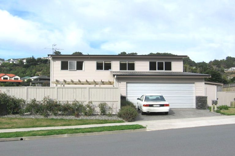Photo of property in 221 Westchester Drive, Churton Park, Wellington, 6037
