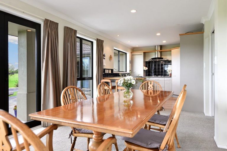 Photo of property in 12 Peninsula Point, Huntington, Hamilton, 3210