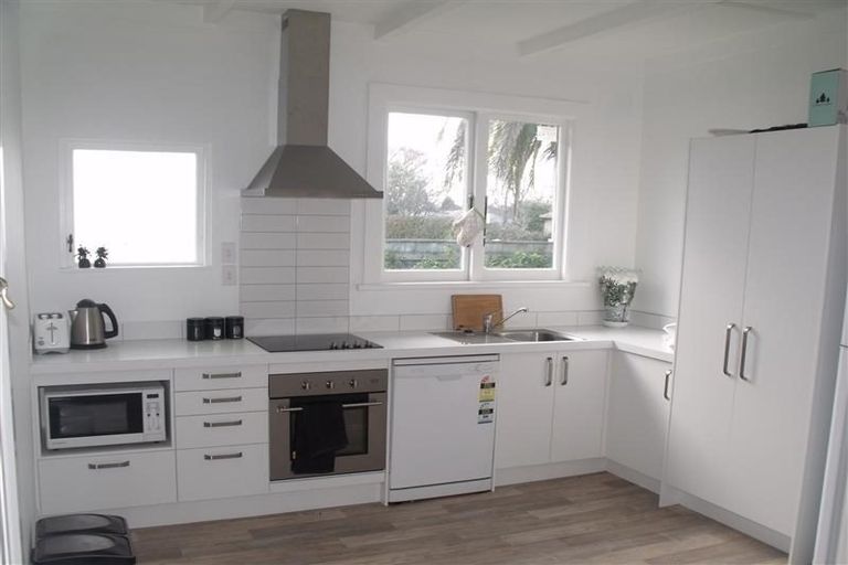 Photo of property in 1112 Caroline Road, Mayfair, Hastings, 4122