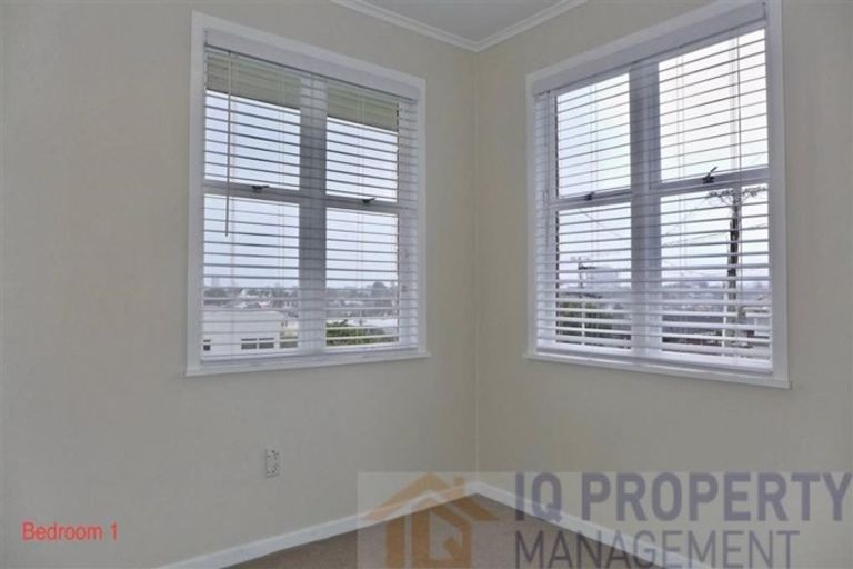 Photo of property in 1/15 East Coast Road, Milford, Auckland, 0620
