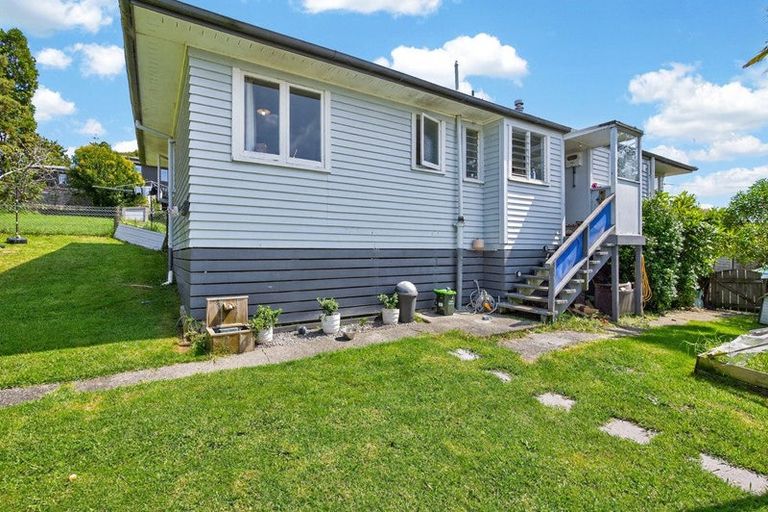 Photo of property in 2 View Street, Maungaturoto, 0520