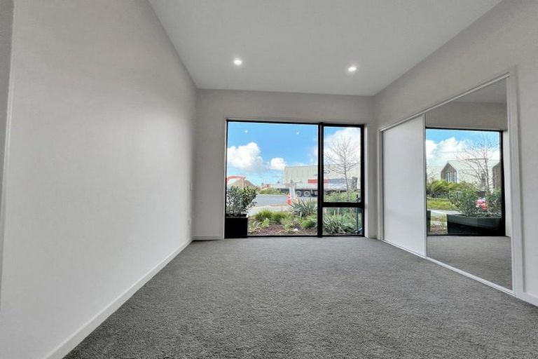 Photo of property in 1/2 Marlborough Crescent, Hobsonville, Auckland, 0616