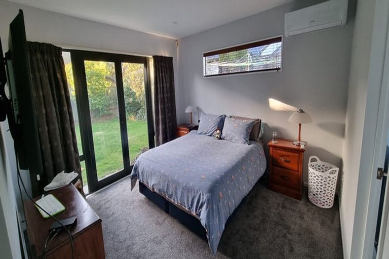 Photo of property in 7 Monterey Place, Parklands, Christchurch, 8083