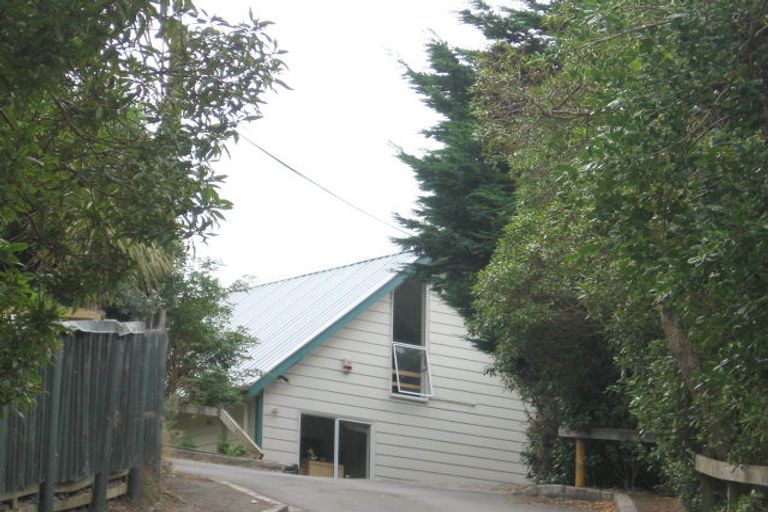 Photo of property in 54 Hungerford Road, Houghton Bay, Wellington, 6023