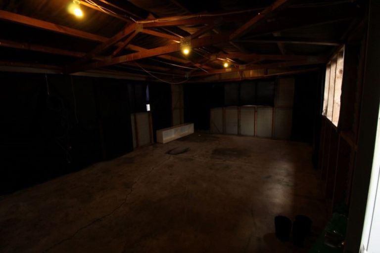 Photo of property in 12 Quincey Place, Massey, Auckland, 0614