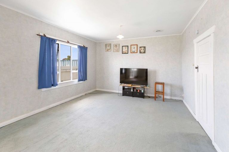 Photo of property in 34 High Street West, Waitara, 4320