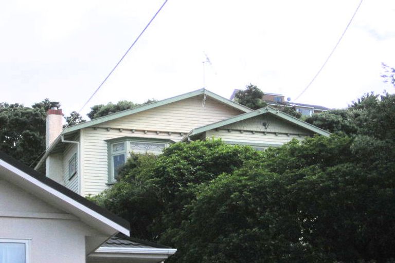 Photo of property in 60 Severn Street, Island Bay, Wellington, 6023