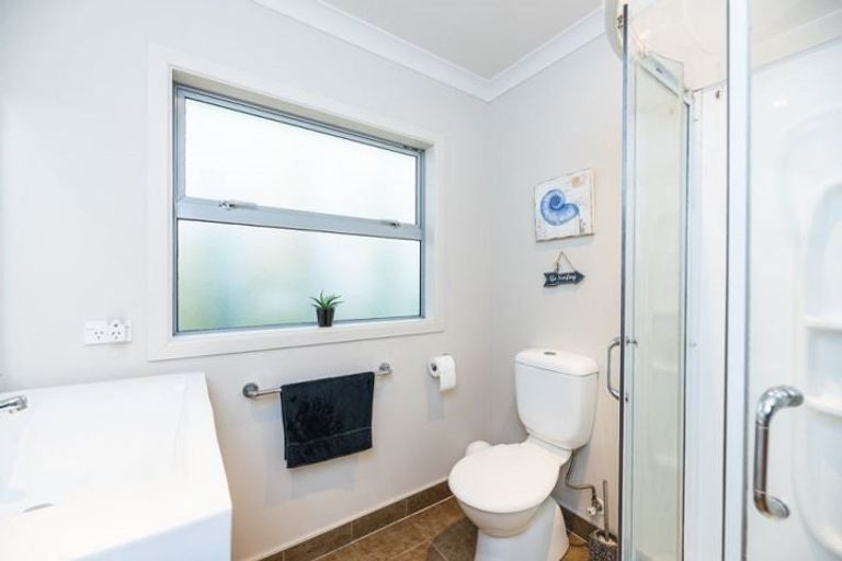 Photo of property in 11 Jeannie Way, Waikanae Beach, Waikanae, 5036