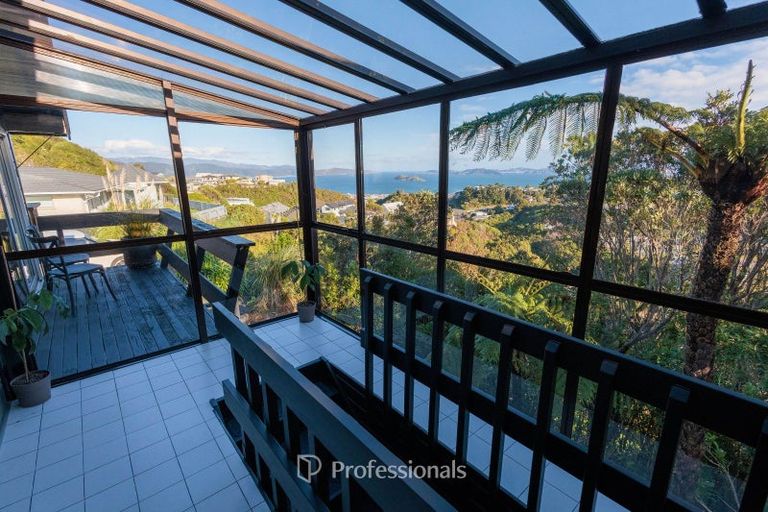 Photo of property in 52 Cypress Drive, Maungaraki, Lower Hutt, 5010