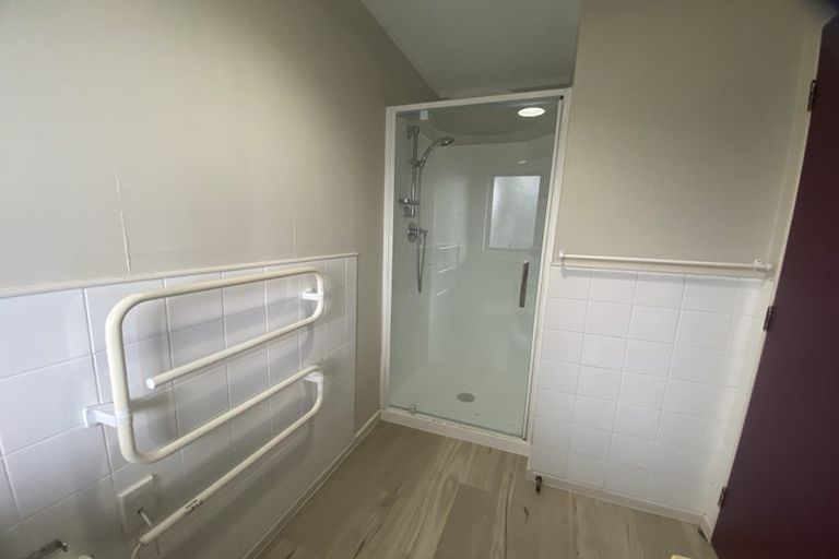 Photo of property in 5 Gregg Place, Sunnyvale, Auckland, 0612