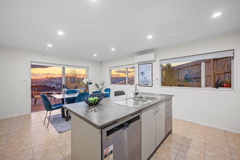 Photo of property in 45 Nimstedt Avenue, Oteha, Auckland, 0632