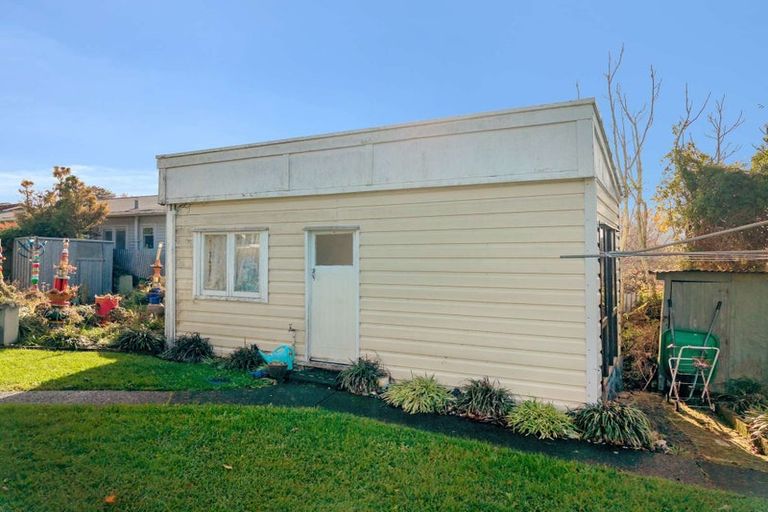 Photo of property in 14 Lucas Place, Weymouth, Auckland, 2103