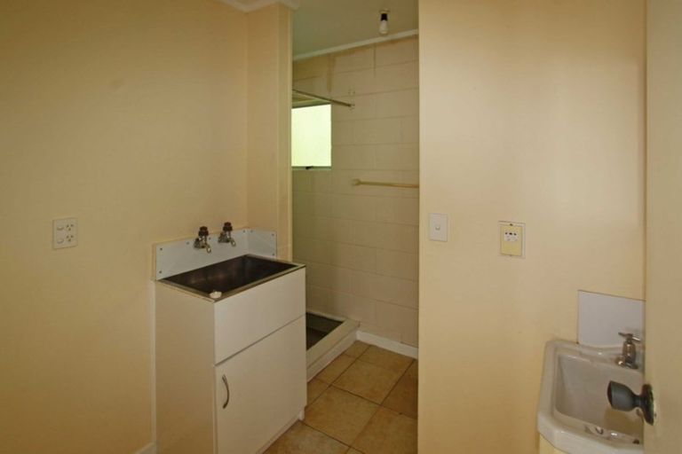 Photo of property in 2/89 Glenpark Avenue, Frankleigh Park, New Plymouth, 4310