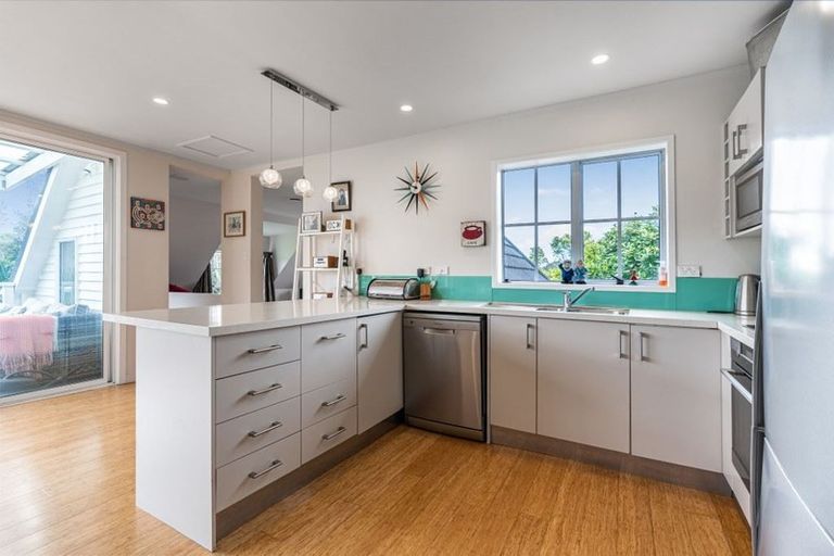 Photo of property in 23 Hanlon Crescent, Narrow Neck, Auckland, 0624