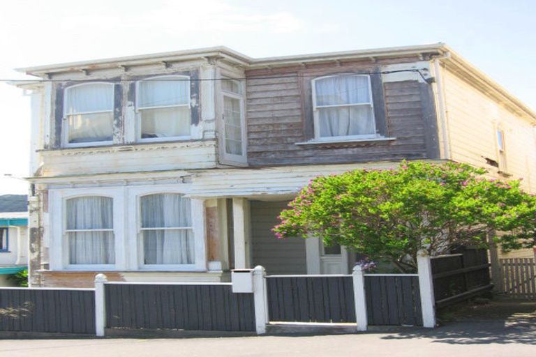 Photo of property in 121 Tasman Street, Mount Cook, Wellington, 6021